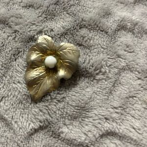 Vintage Sarah Coventry Pin